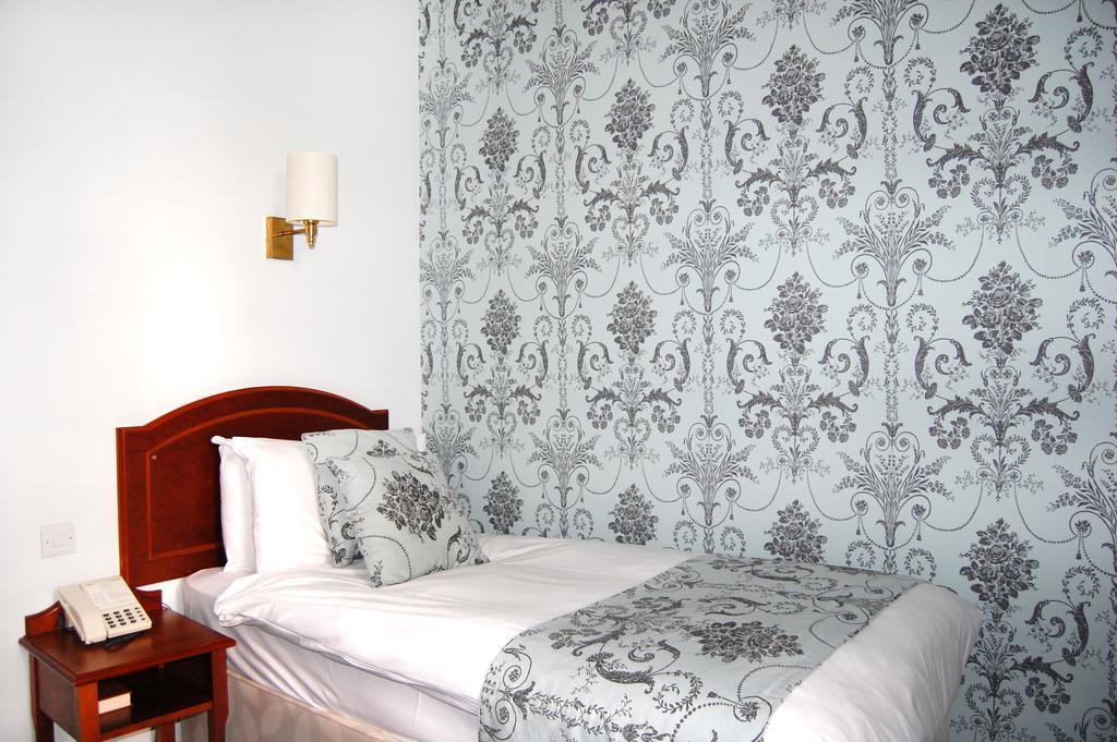 Ellersly House Hotel Edinburgh Room photo